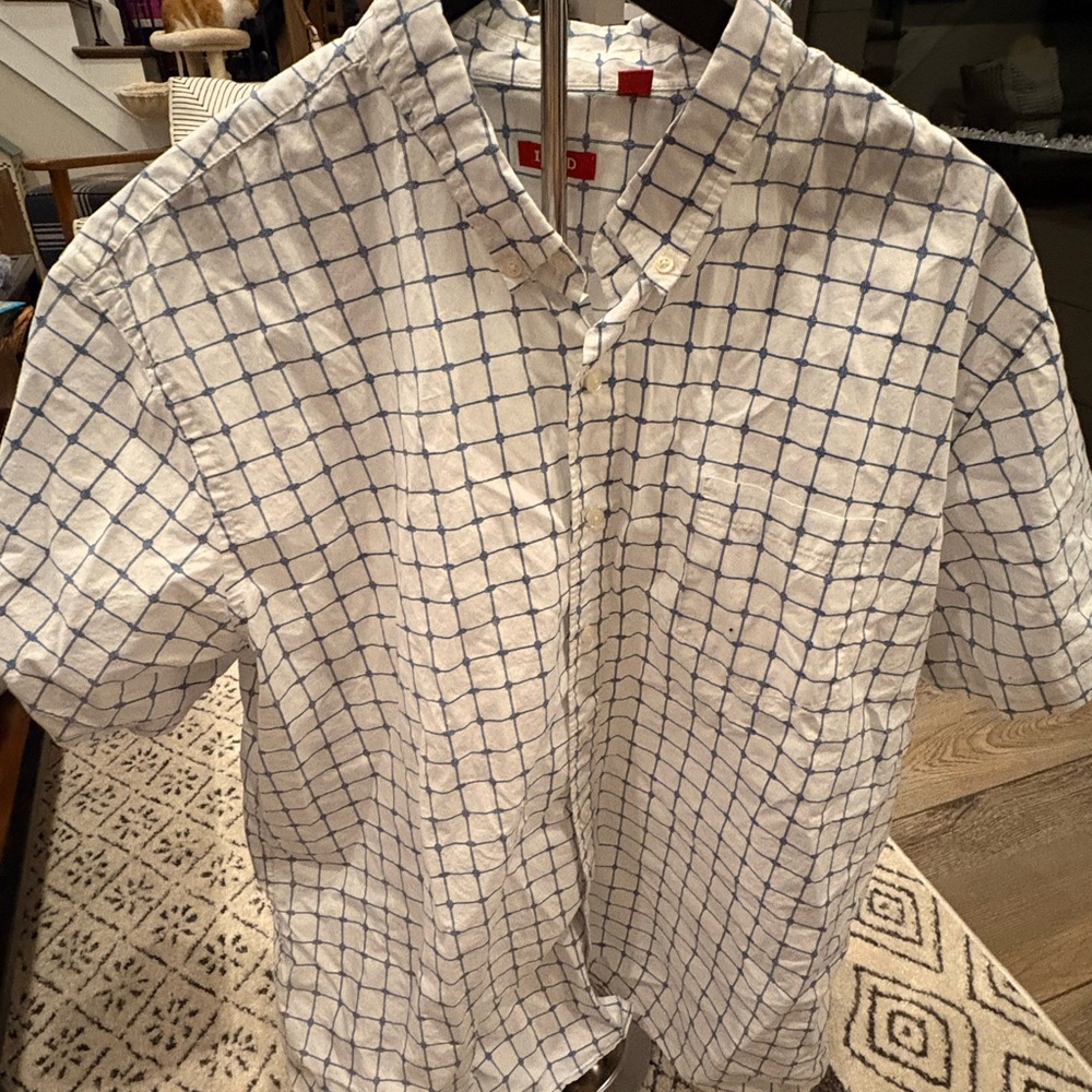 Izod Casual White and Blue Checkered Shirt